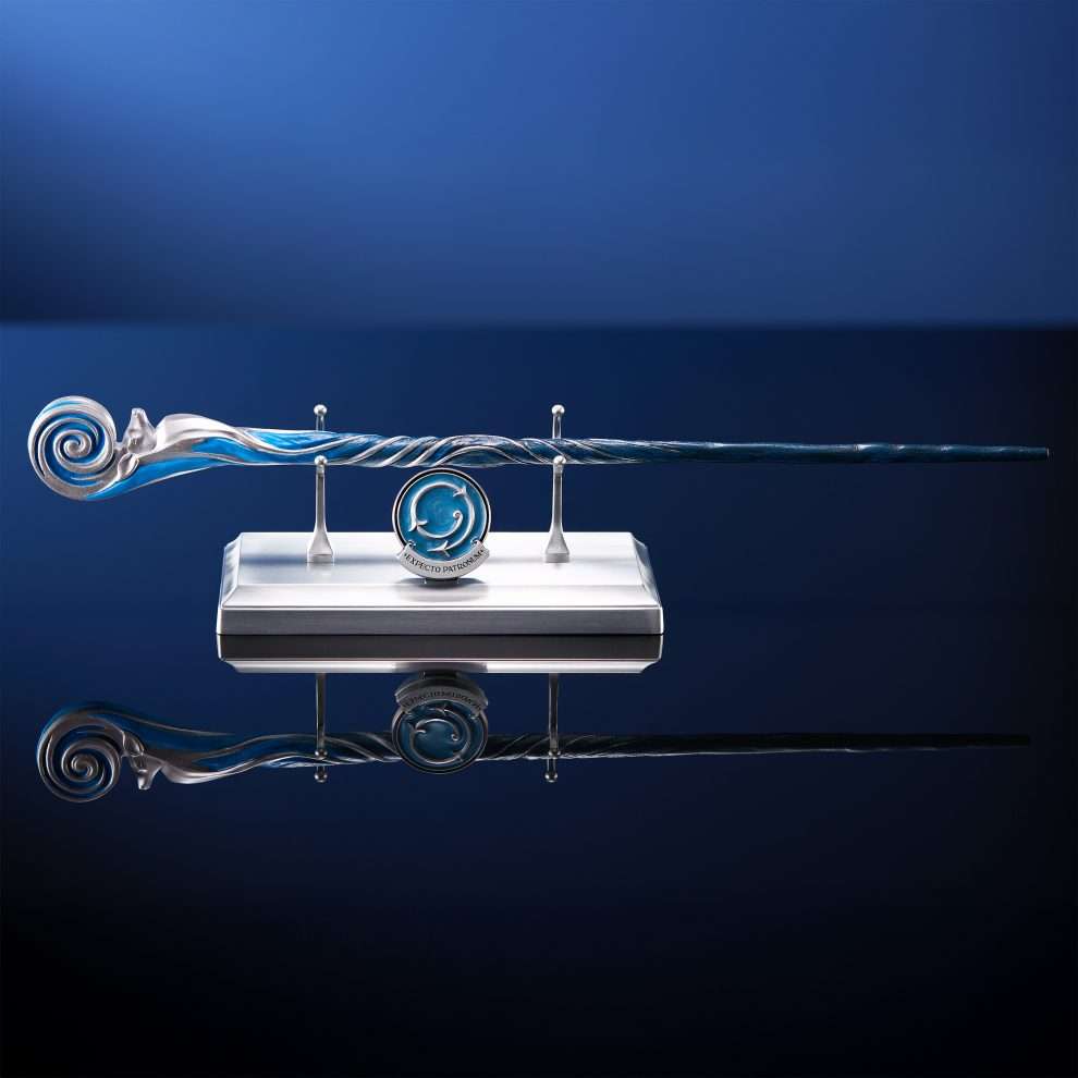 Harry Potter Celebration Wand 2025 - Olleke Wizarding Shop Amsterdam