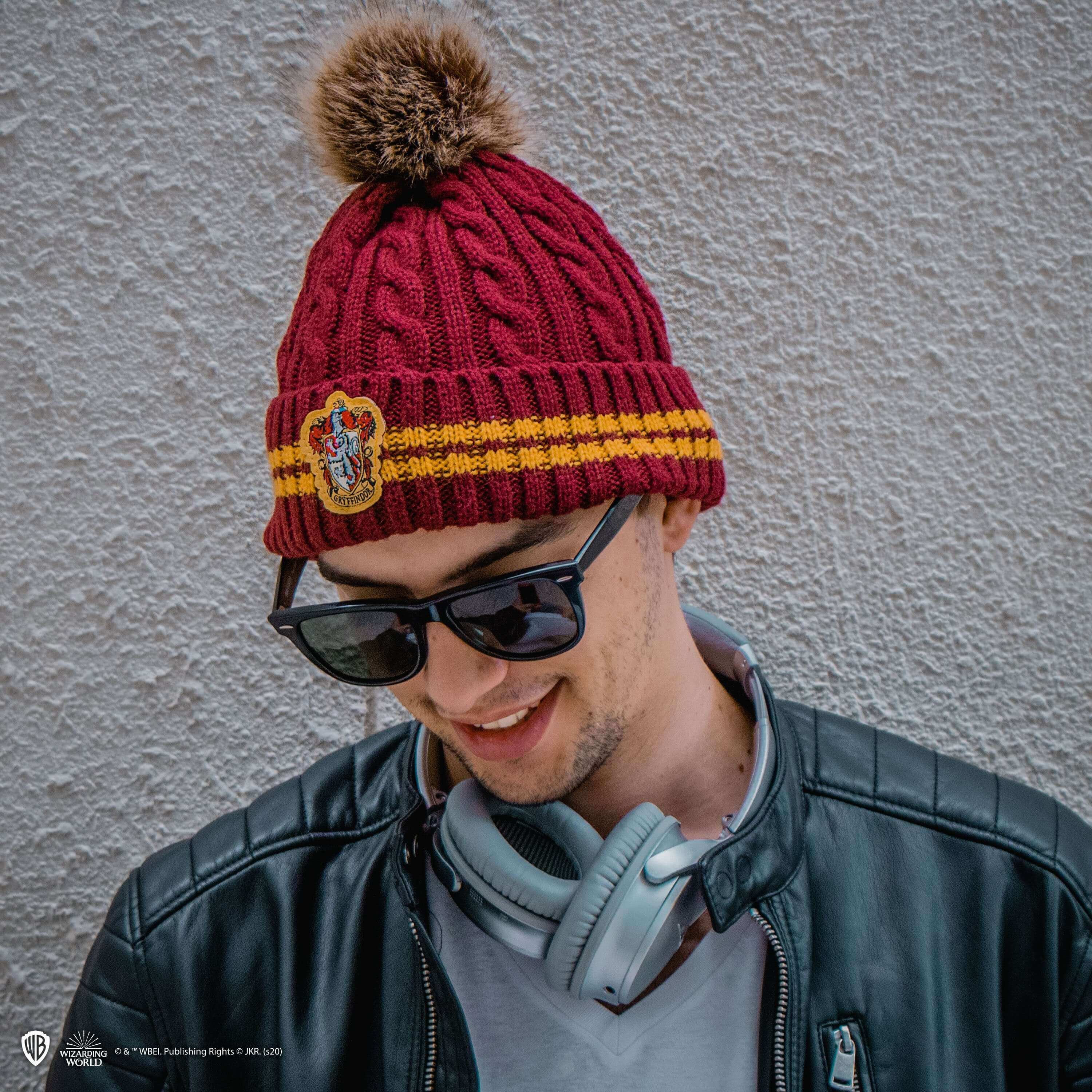 Harry Potter Pompom Beanie Gryffindor - Olleke Wizarding Shop Amsterdam Brugge London