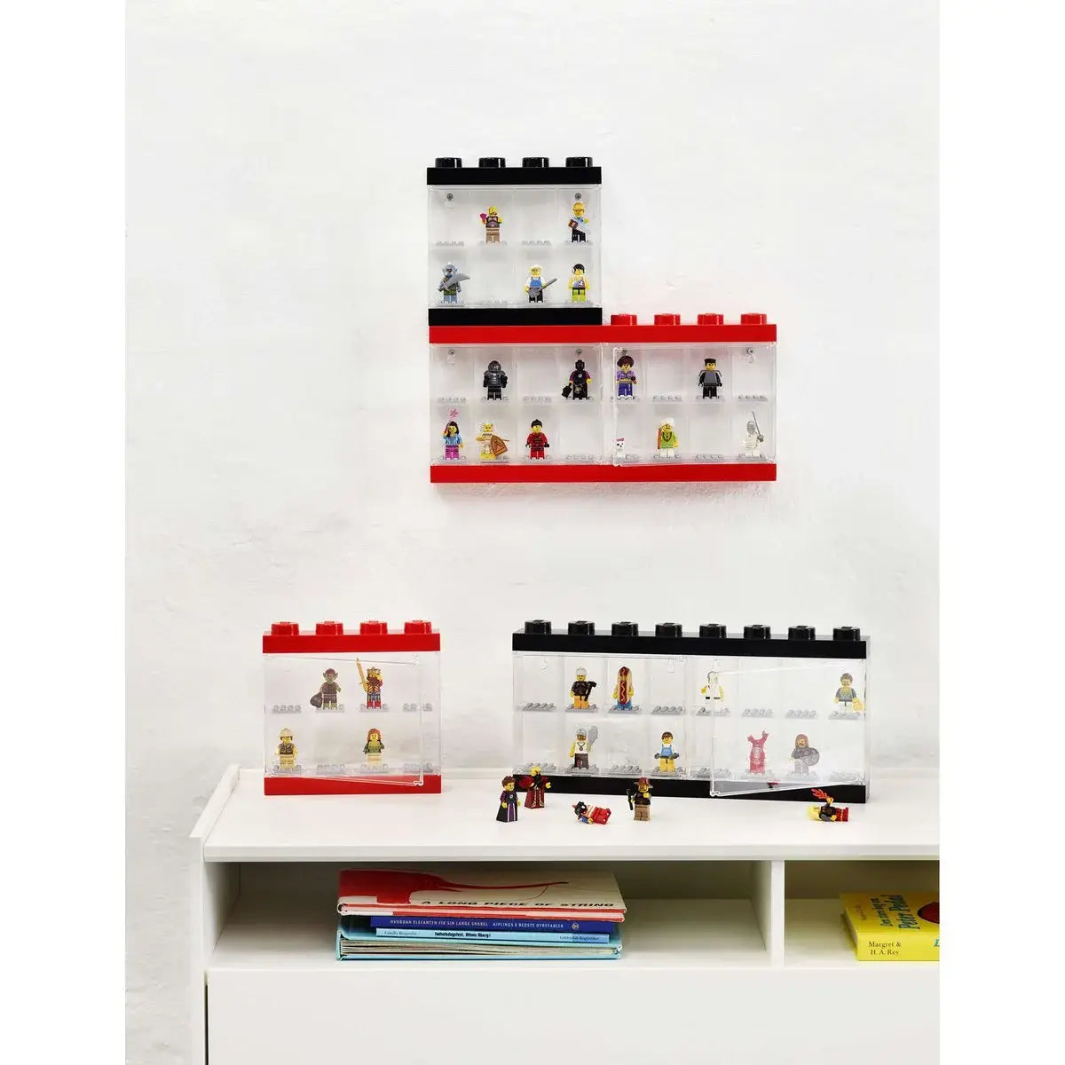 Lego Display Minifigure 8 black - Olleke Wizarding Shop Amsterdam