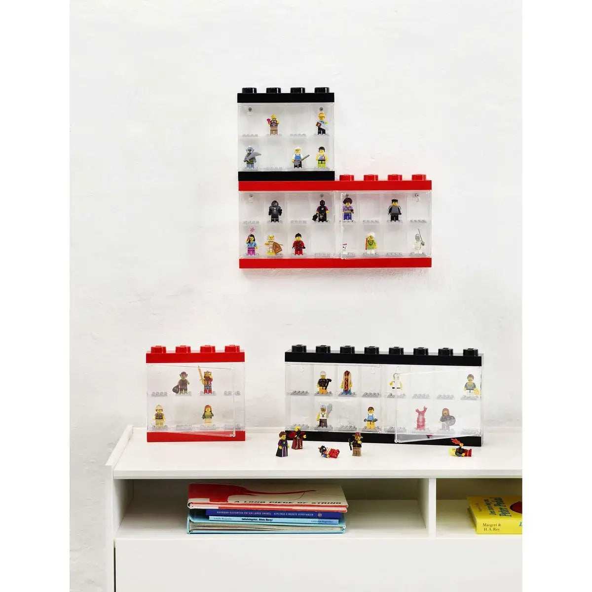 Lego Display Minifigure 8 black - Olleke Wizarding Shop Amsterdam