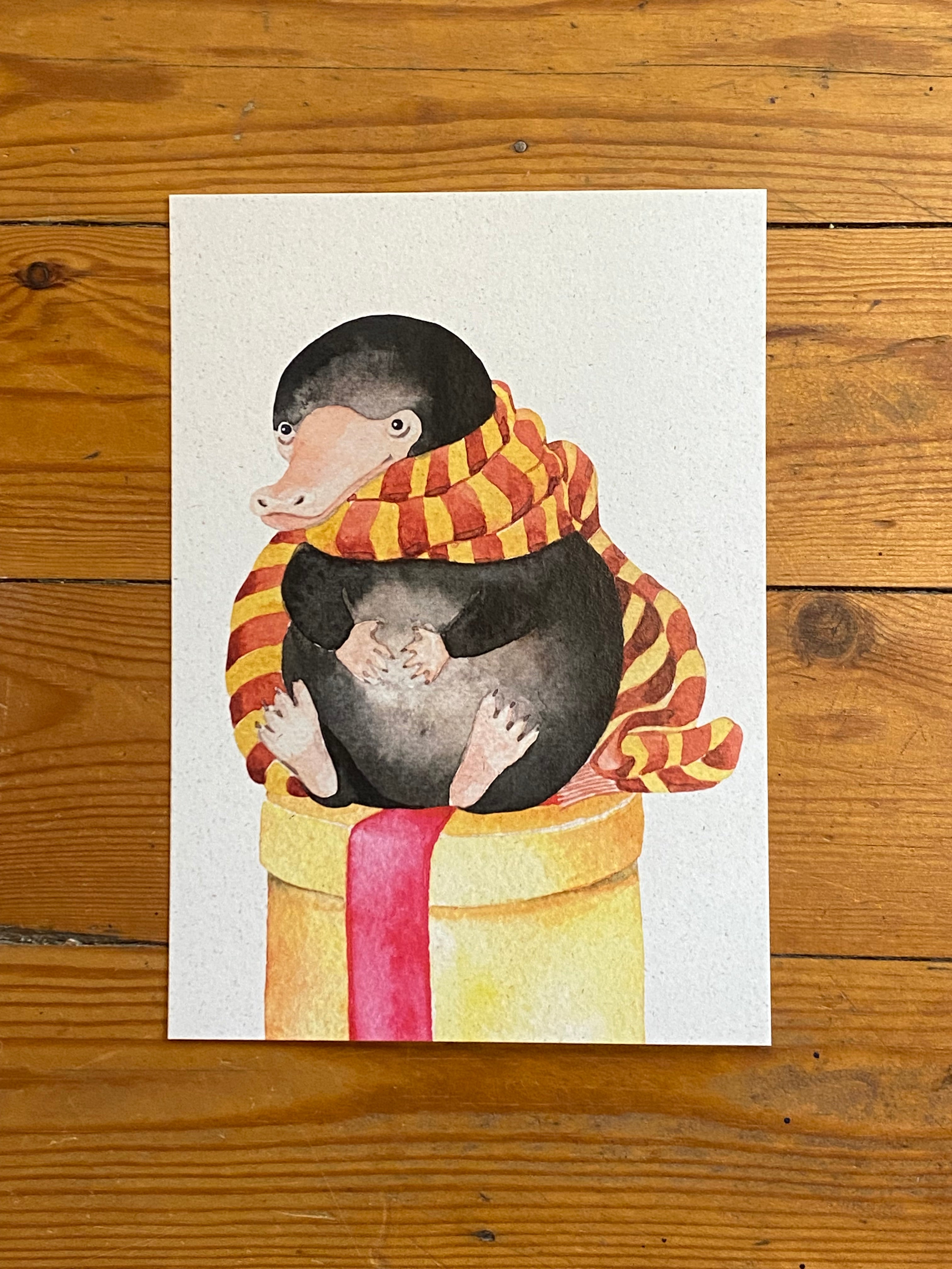 Niffler present Art Print - Olleke Wizarding Shop Amsterdam