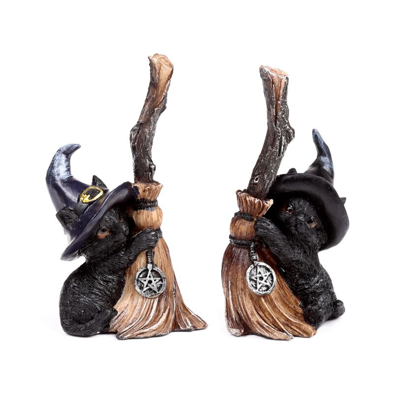 Witches Black Cat with Broomstick - Olleke Wizarding Shop Amsterdam