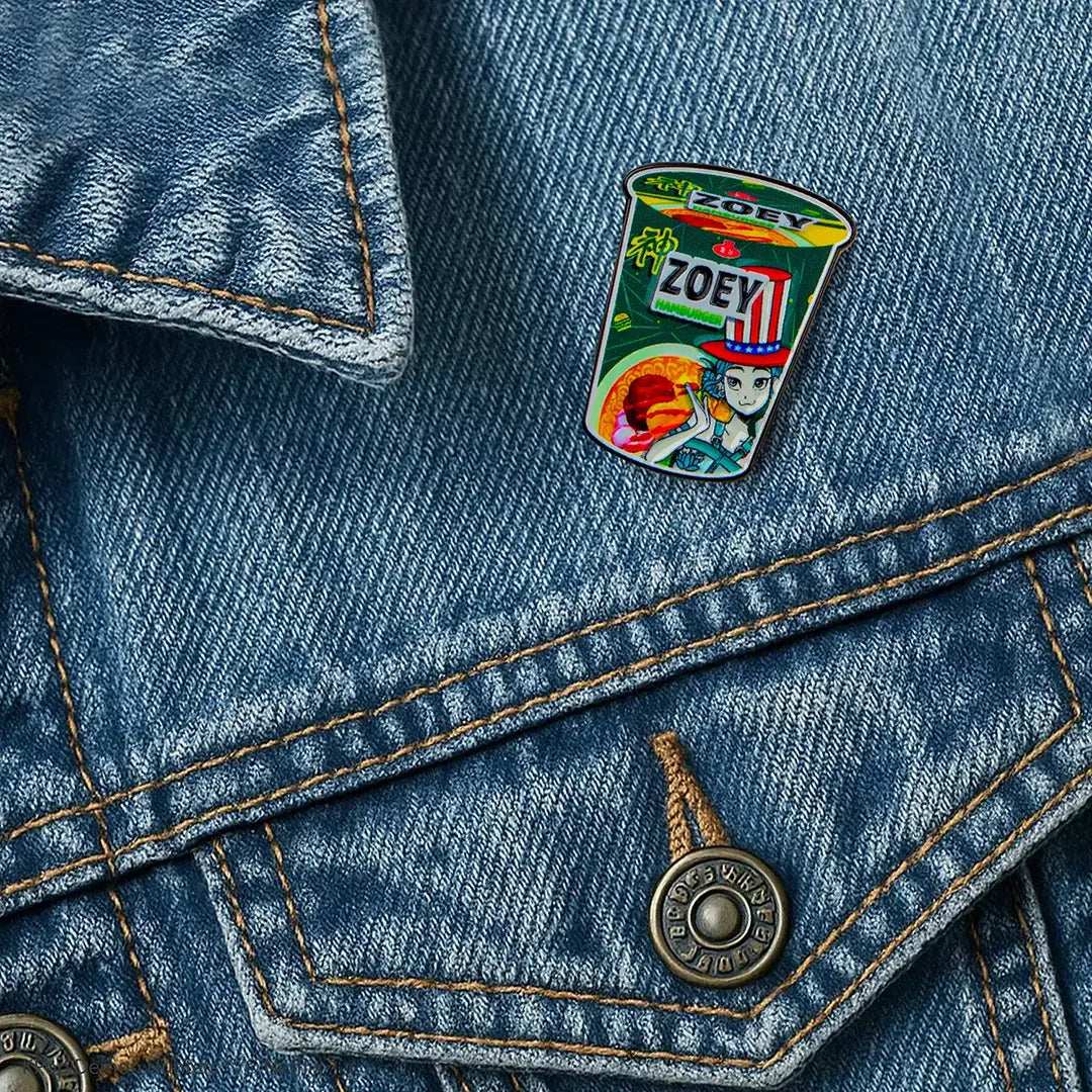 KPop Demon Hunters Pin badge - Zoey Hamburger Noodles - Olleke Wizarding Shop Amsterdam