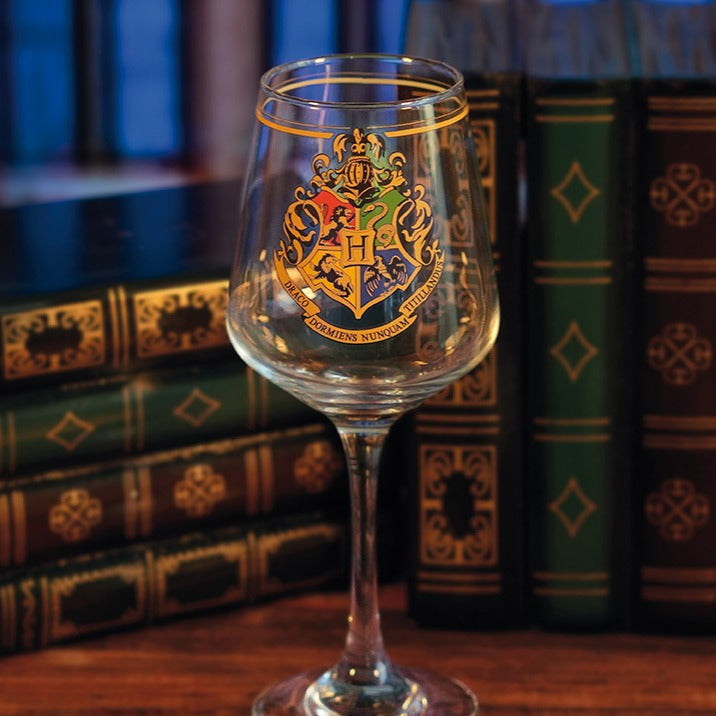 Harry Potter glass Hogwarts Crest - Olleke Wizarding Shop Amsterdam