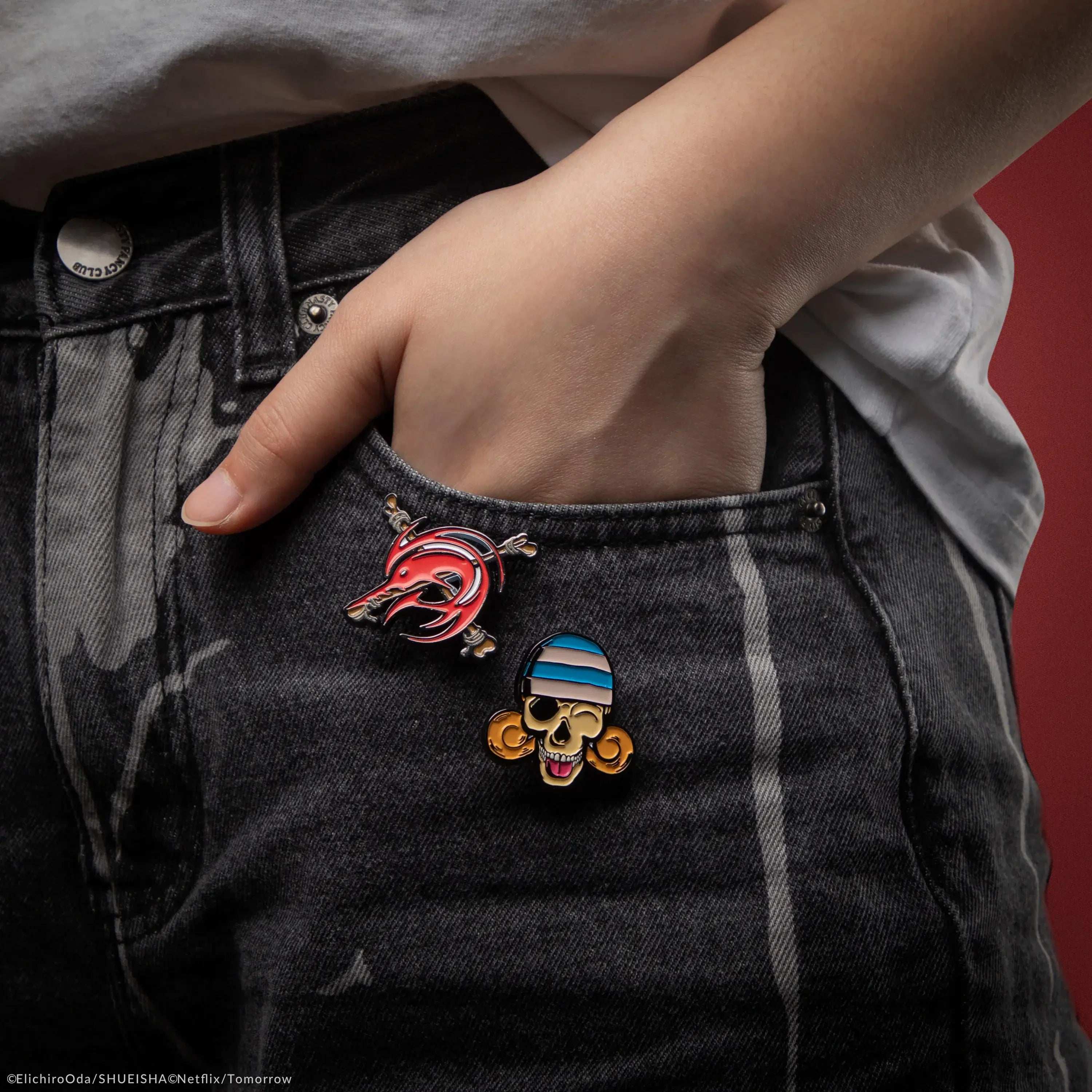 One Piece Set of 2 pin badges Nami and Arlong - Olleke Wizarding Shop Amsterdam