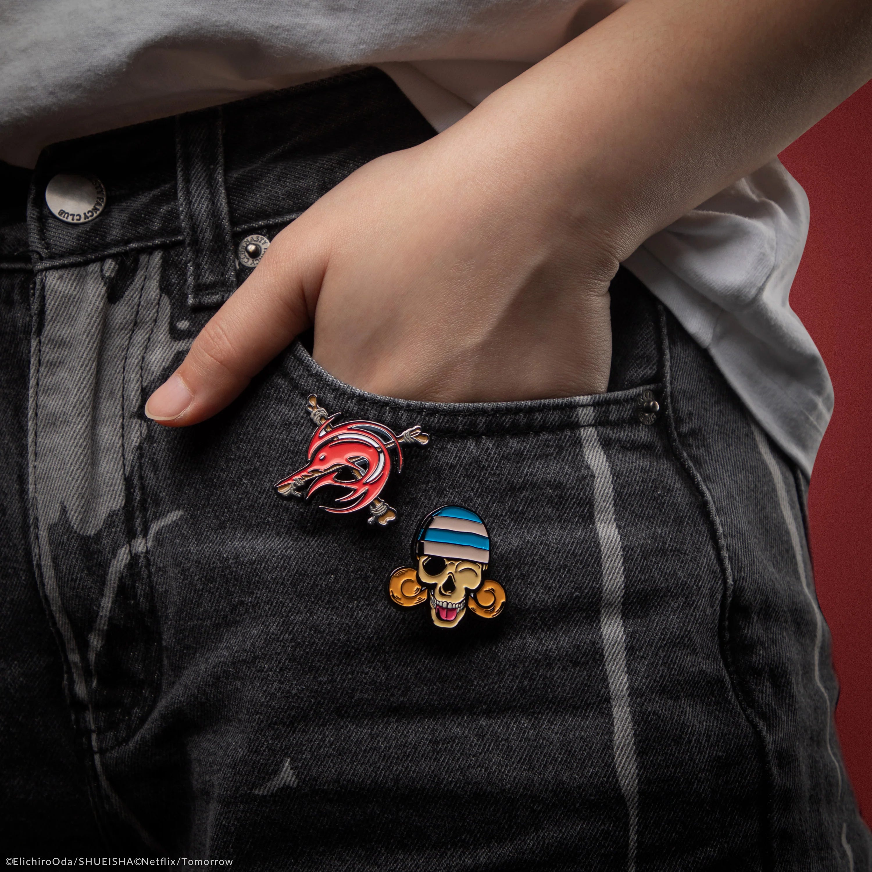 One Piece Set of 2 pin badges Nami and Arlong - Olleke Wizarding Shop Amsterdam