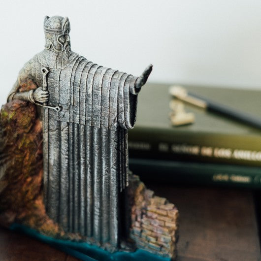 Lord of the Rings Argonath Bookend - Olleke Wizarding Shop Amsterdam