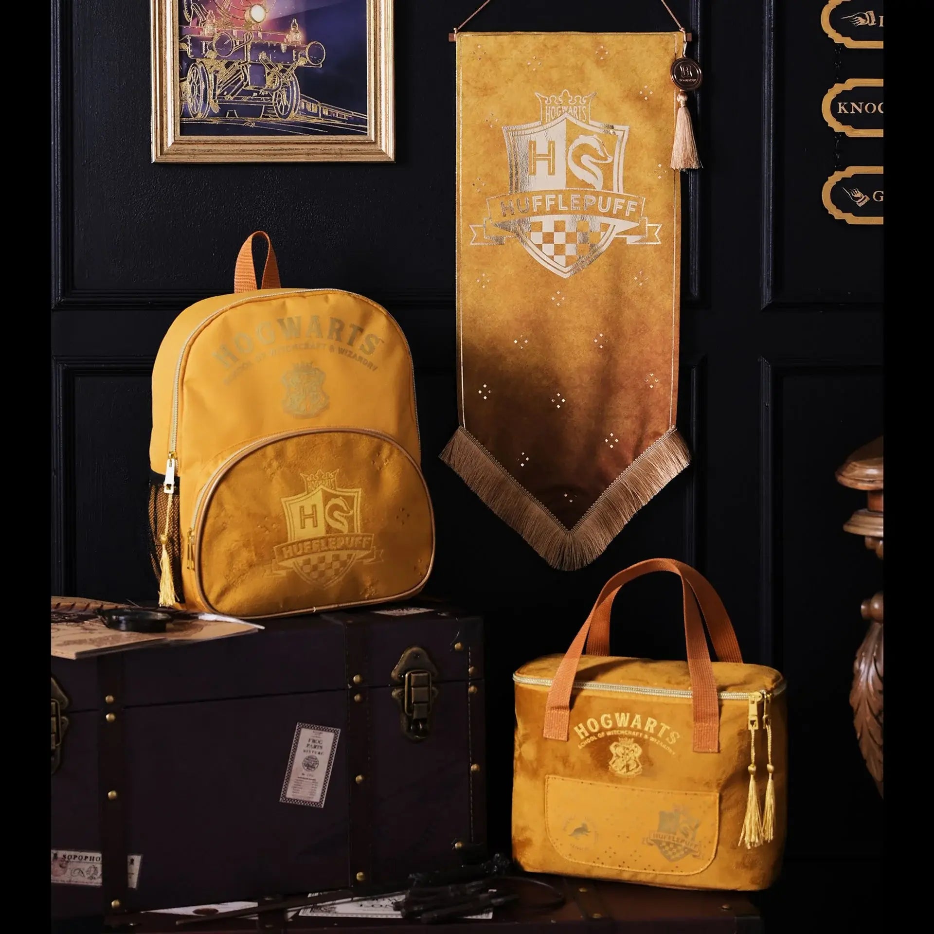 Harry Potter Alumni Backpack Hufflepuff - Olleke Wizarding Shop Amsterdam