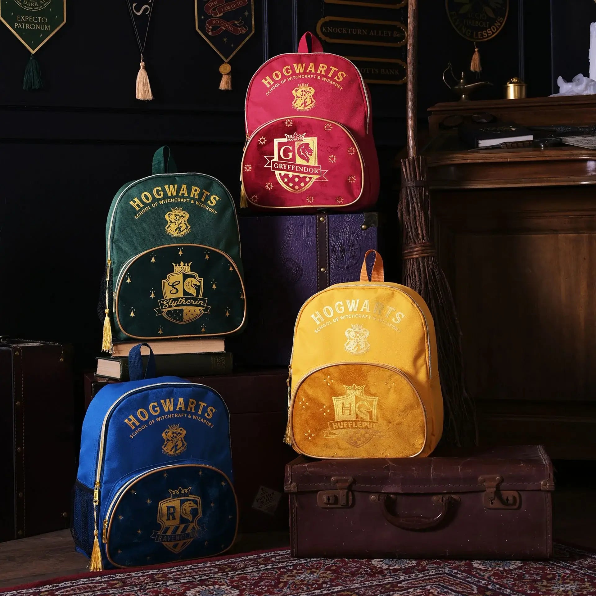 Harry Potter Alumni Backpack Hufflepuff - Olleke Wizarding Shop Amsterdam