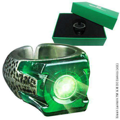 Green Lantern Prop Ring & Display - Olleke Wizarding Shop Amsterdam Brugge London