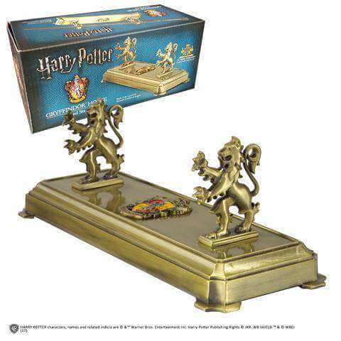 Gryffindor Wand Stand - Olleke Wizarding Shop Amsterdam Brugge London