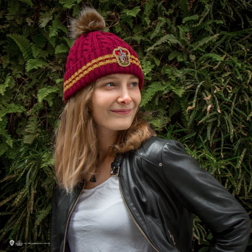 Harry Potter Pompom Beanie Gryffindor - Olleke Wizarding Shop Amsterdam Brugge London