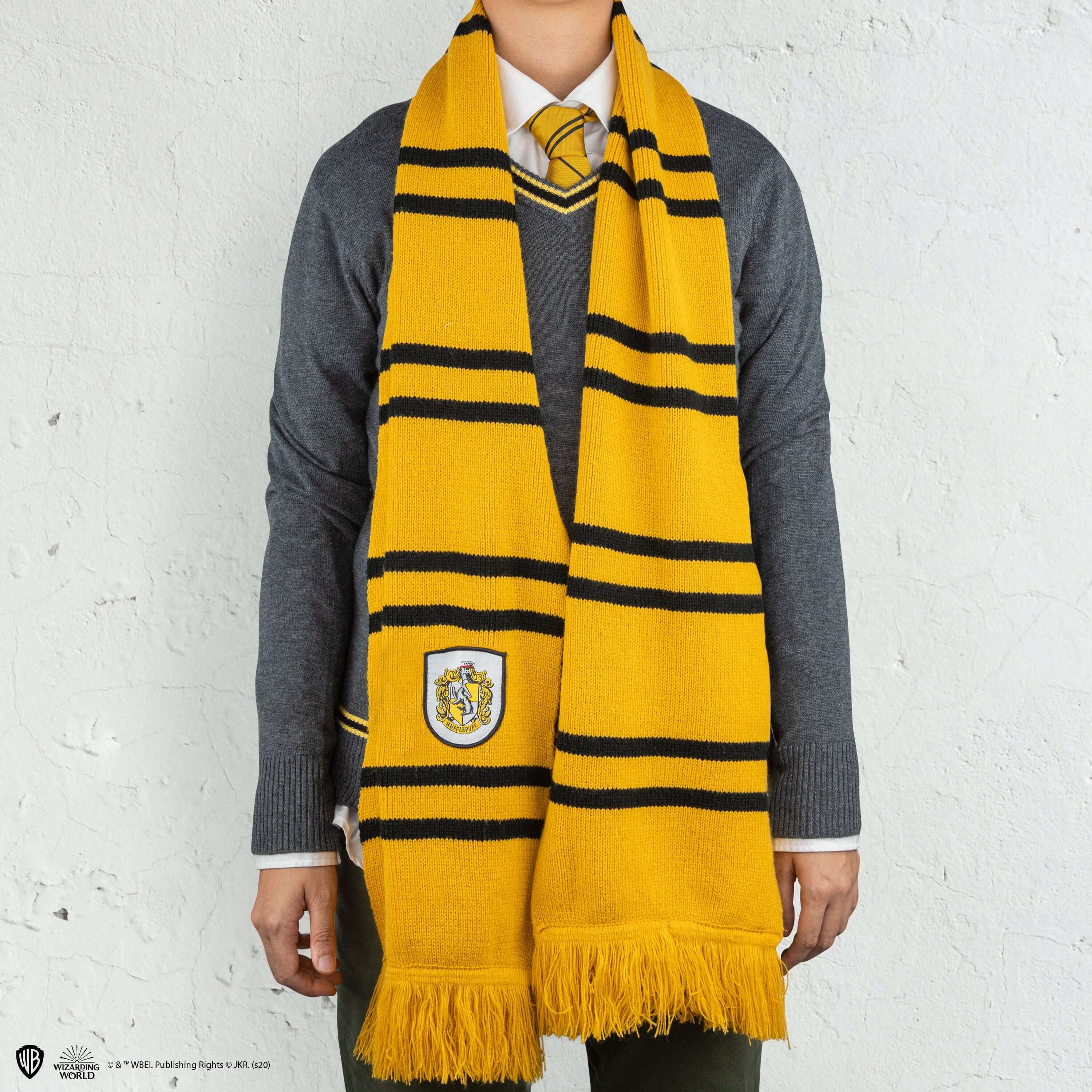 Harry Potter scarf Hufflepuff - Olleke Wizarding Shop Amsterdam Brugge London