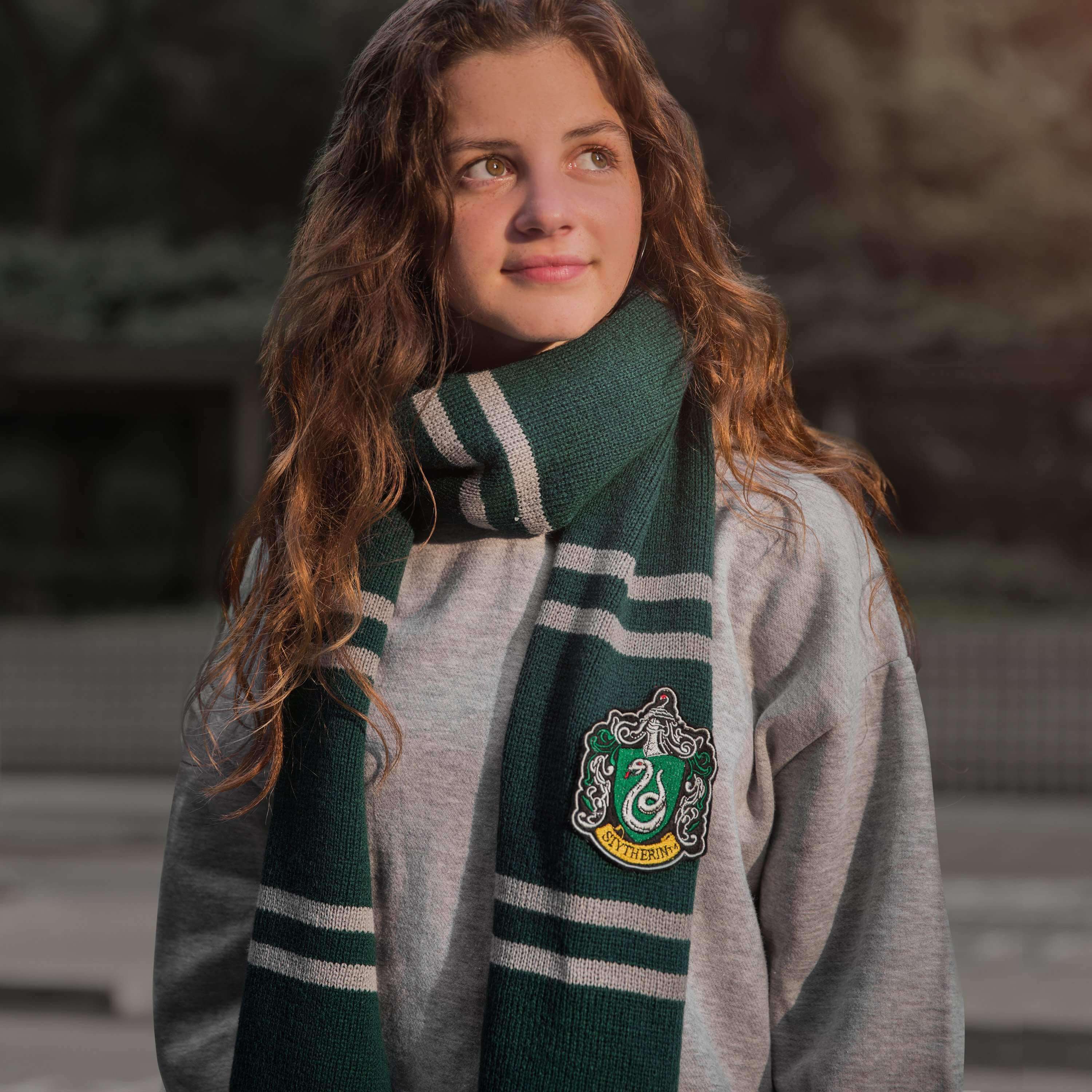 Harry Potter Slytherin Scarf - Deluxe Edition - Olleke Wizarding Shop Amsterdam Brugge London