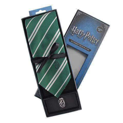 Harry Potter Tie & Metal Pin Deluxe Box Slytherin - Olleke Wizarding Shop Amsterdam Brugge London