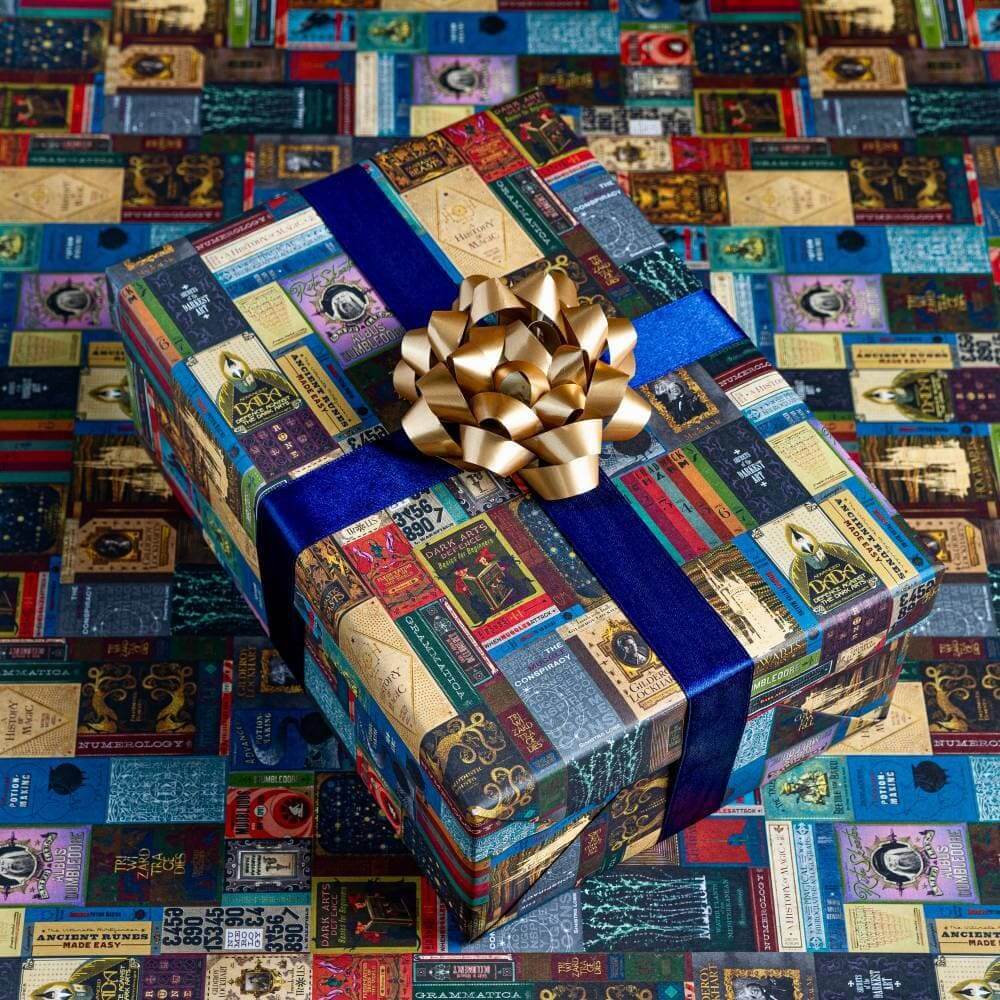 Hogwarts Library Gift Wrap - Olleke Wizarding Shop Amsterdam Brugge London