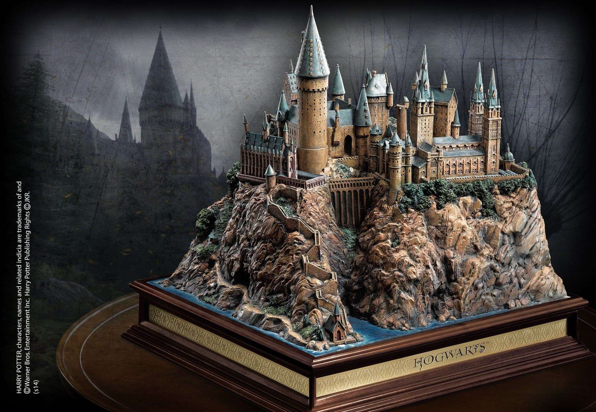 Hogwarts School Sculpture - Olleke Wizarding Shop Amsterdam Brugge London