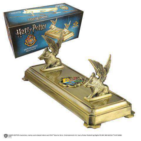 Hogwarts Wand Stand - Olleke Wizarding Shop Amsterdam Brugge London