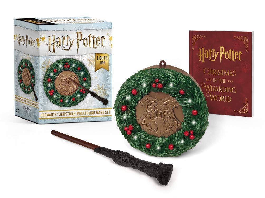 Harry Potter: Hogwarts Christmas Wreath and Wand Set - Olleke Wizarding Shop Amsterdam Brugge London