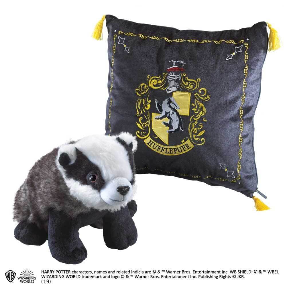 Plush Hufflepuff House Mascot & Cushion - Olleke Wizarding Shop Amsterdam Brugge London