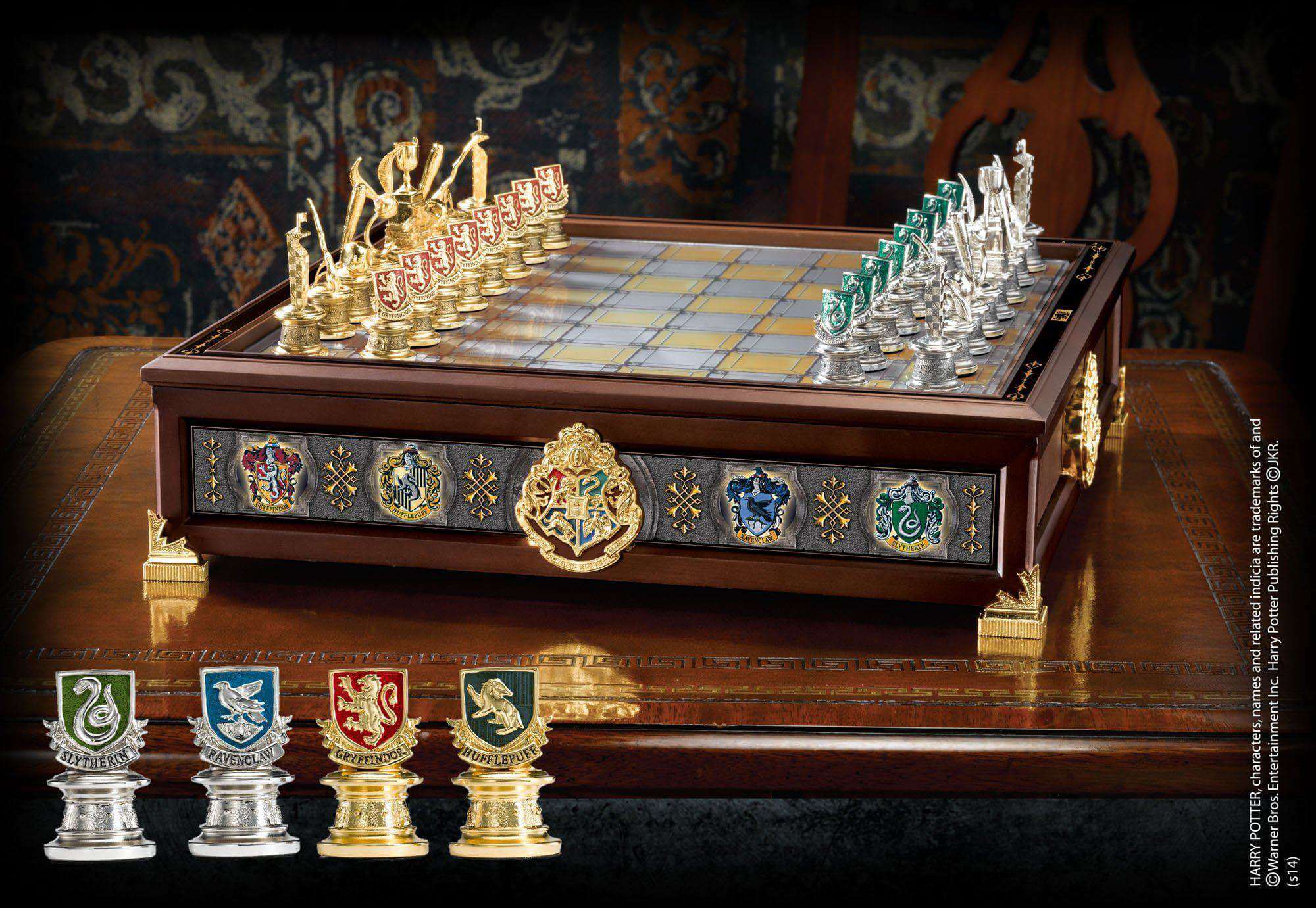 Quidditch Chess Set Silver & Gold Plated - Olleke Wizarding Shop Amsterdam Brugge London