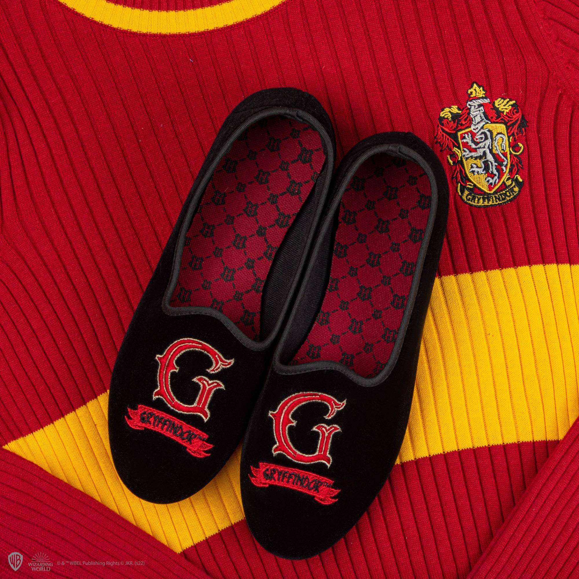 Gryffindor Deluxe Slippers - Olleke Wizarding Shop Amsterdam Brugge London