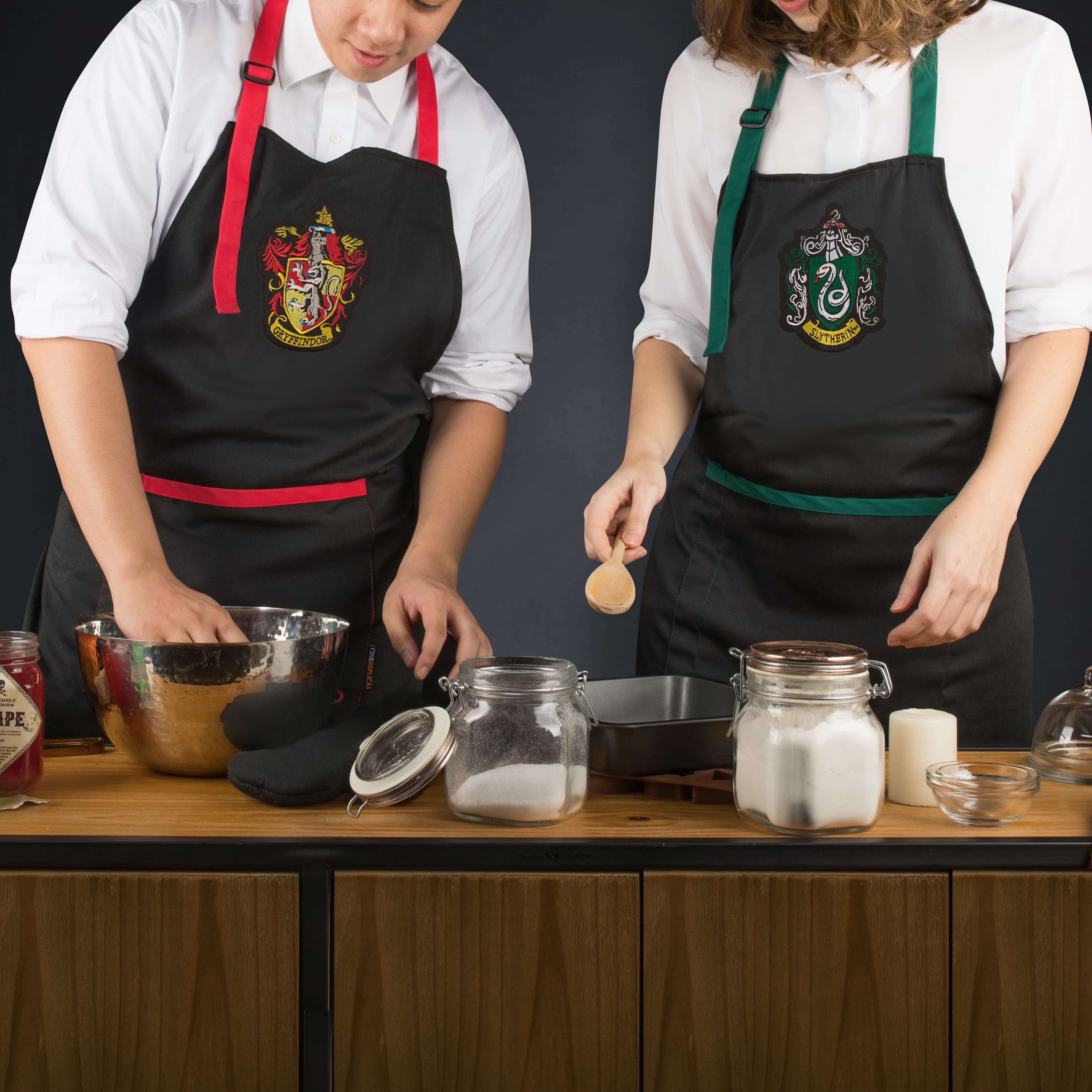 Slytherin Apron - Olleke Wizarding Shop Amsterdam Brugge London