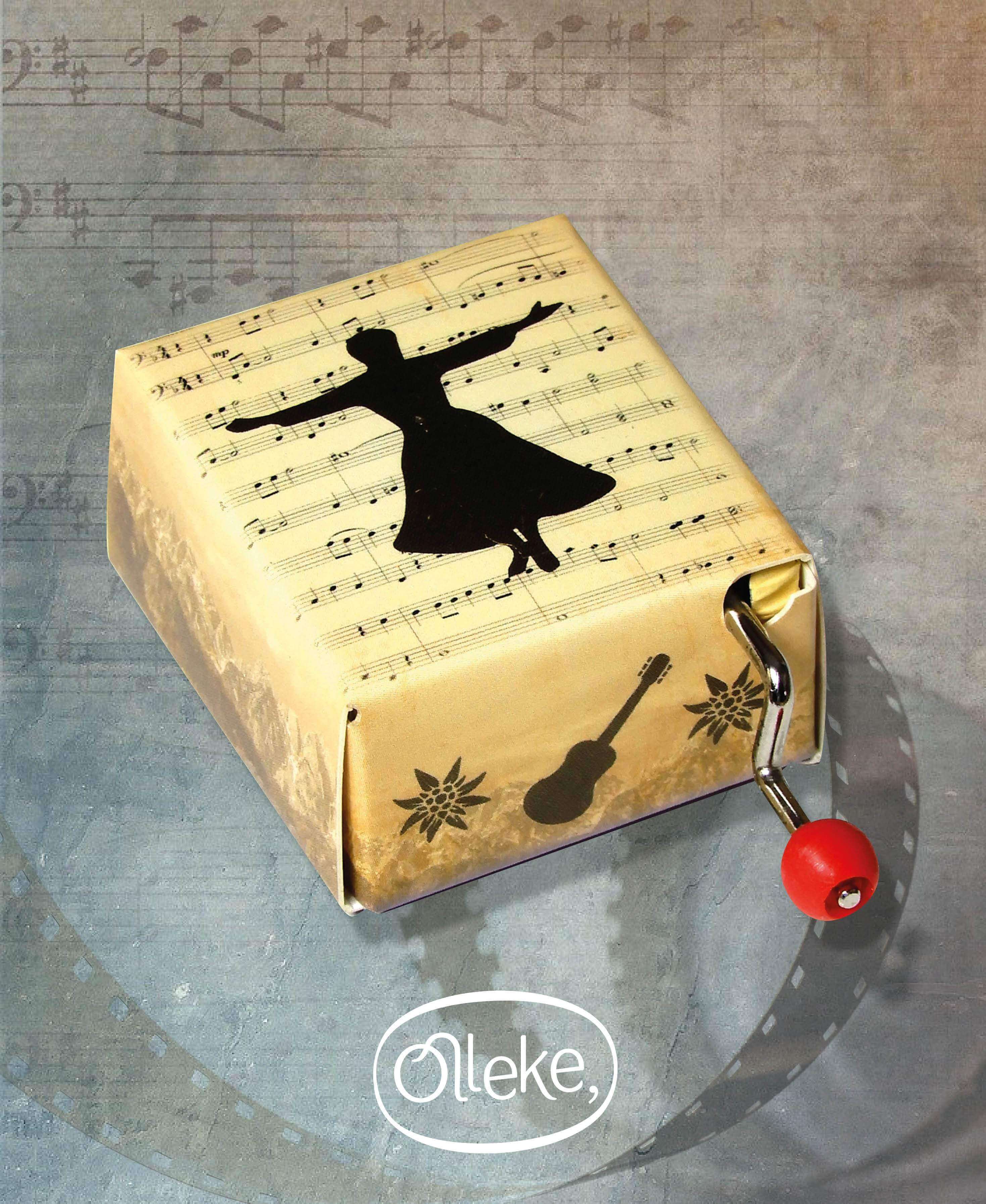 Sound of music hand crank music box - Olleke Wizarding Shop Amsterdam Brugge London