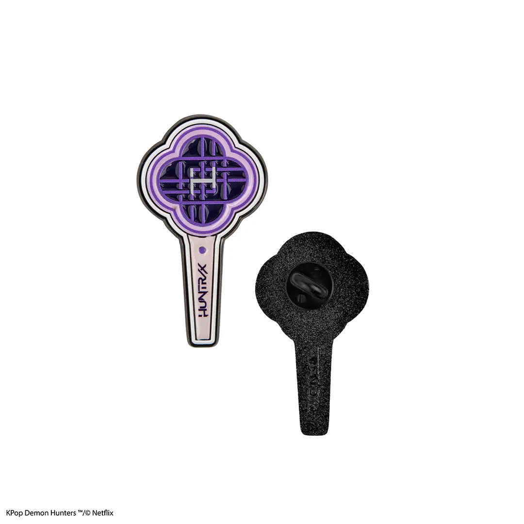 KPop Demon Hunters Pin badge - Huntr/x light stick - Olleke Wizarding Shop Amsterdam