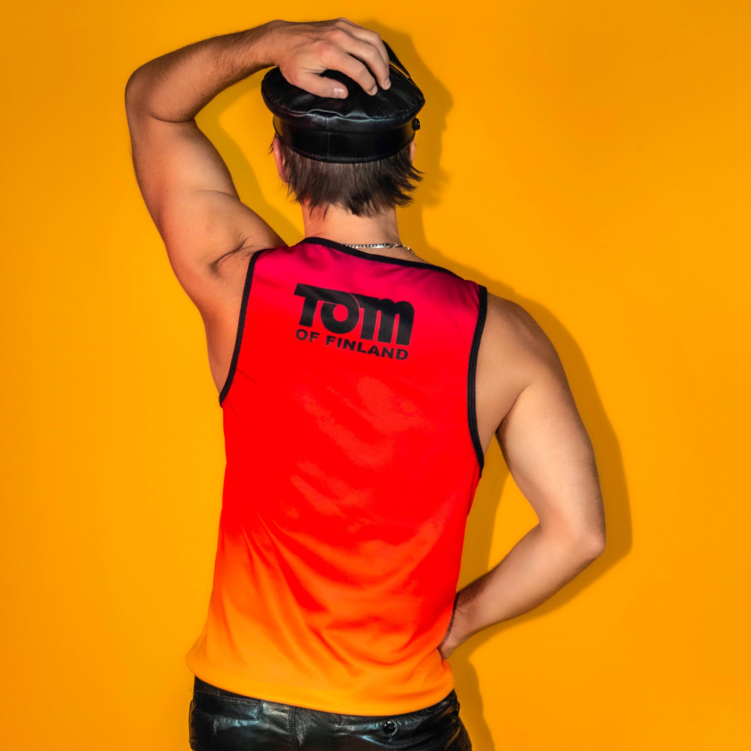 Tom of Finland tanktop van mesh — „Slutty Sailor”: Klein
