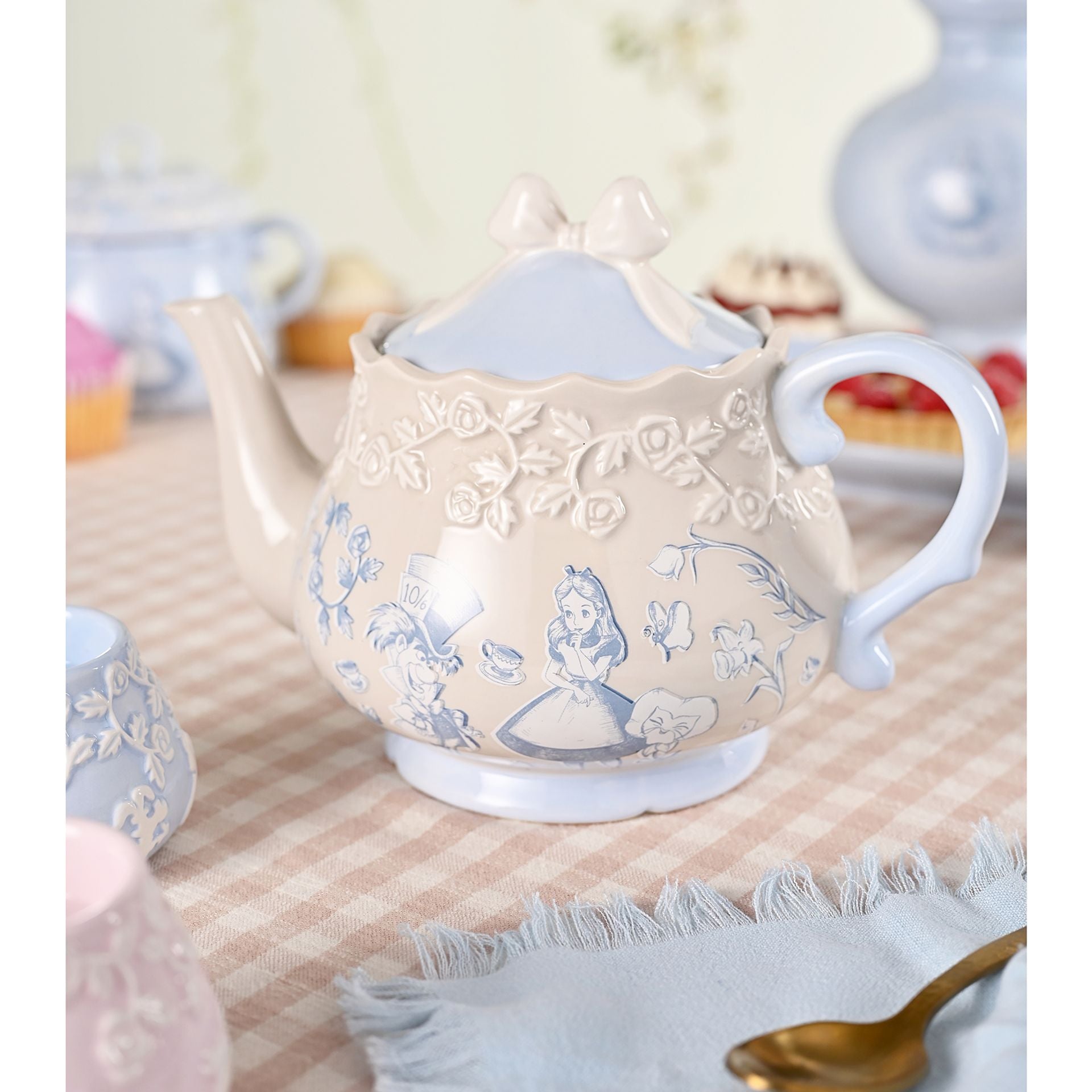 Disney Alice in Wonderland Tea Pot