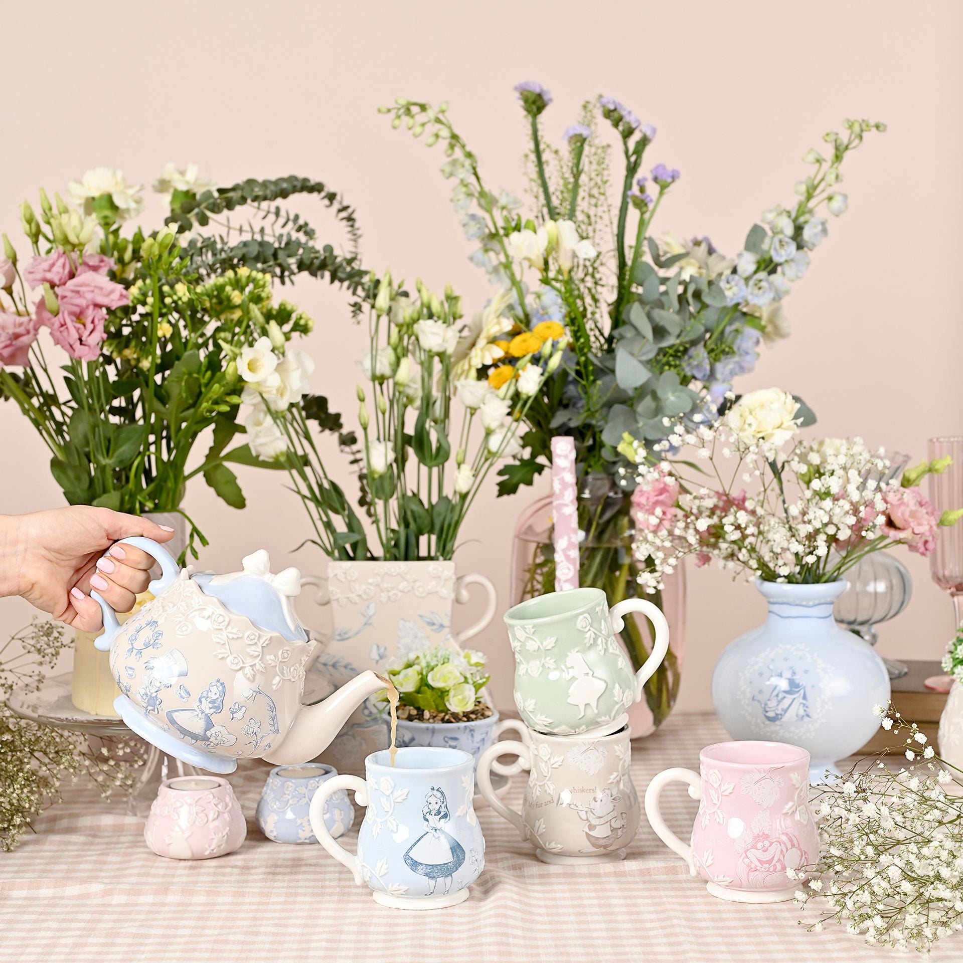 Disney Alice in Wonderland Tea Pot