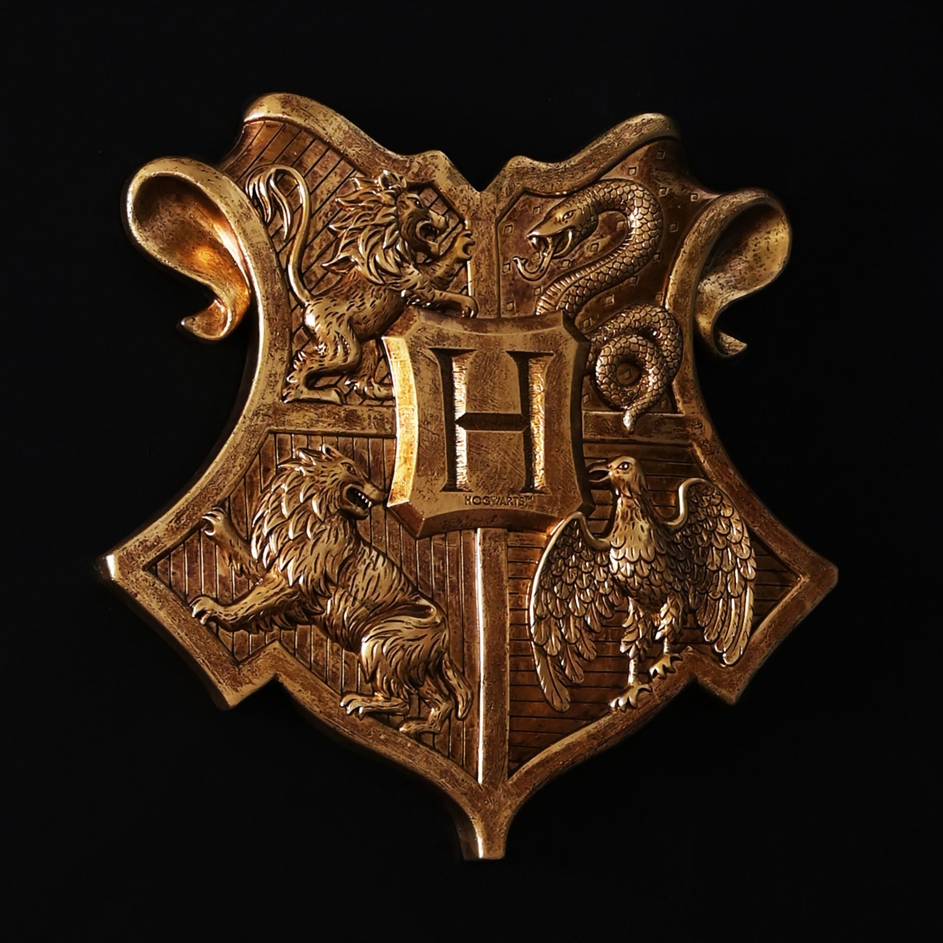 Harry Potter Alumni Wall Shield