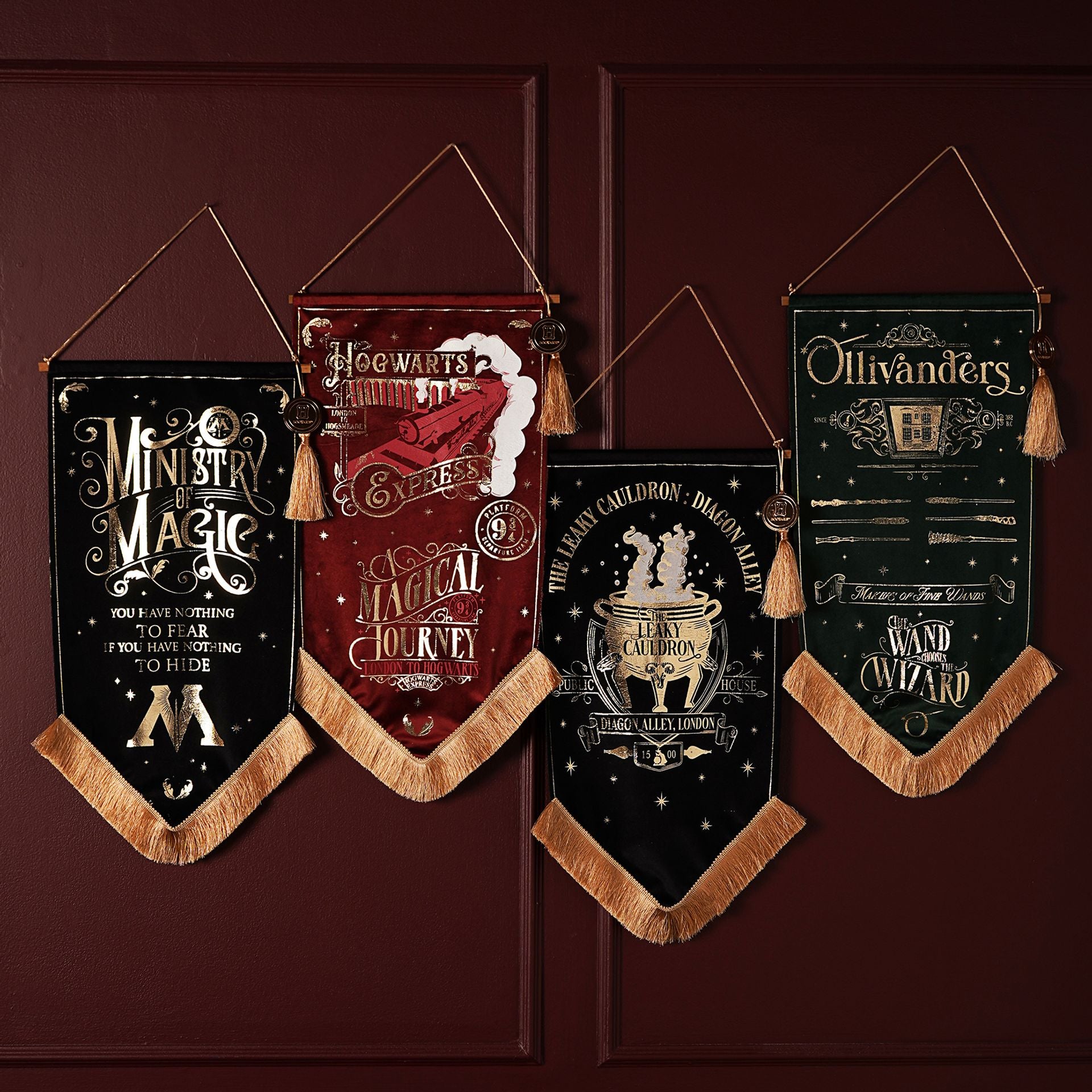 Harry Potter Alumni Banner - Leaky Cauldron - Olleke Wizarding Shop Amsterdam