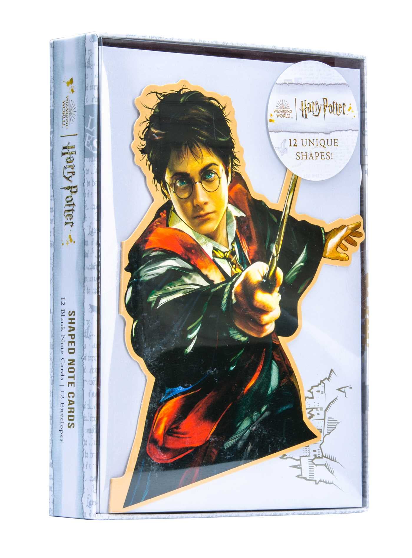 Cartes découpées dans une boîte Harry Potter