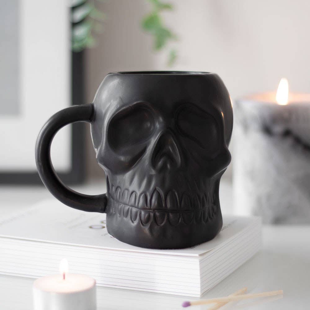 Tasse noire mate avec tête de mort gothique pour Halloween