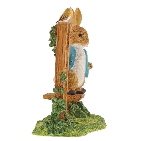 Peter Rabbit on Wooden Stile Figurine - Olleke | Disney and Harry Potter Merchandise shop
