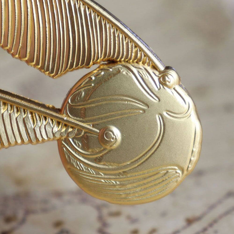 Harry Potter XL Premium Pin Badge Oversized Snitch (gold plated) - Olleke Wizarding Shop Amsterdam Brugge London Maastricht